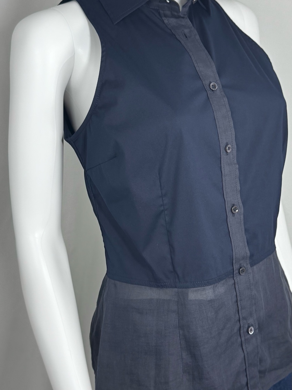 Pristine Brunello Cucinelli Sleeveless Mixed-Media Peplum Shirt - Size L (US) - Picture 9 of 16